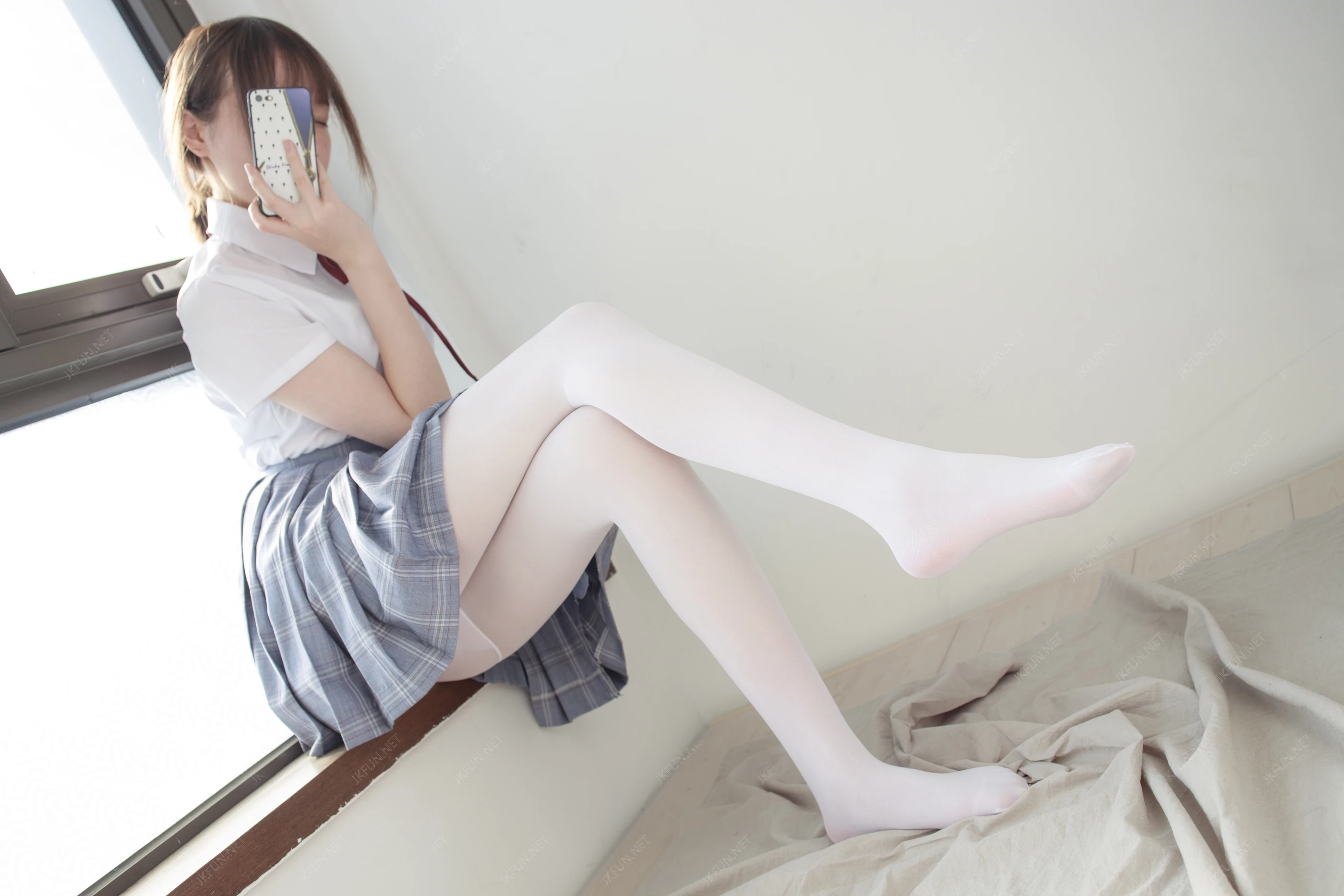 森萝财团 [JKFUN-002] Aika 可爱学妹丝足 [230P 1V]插图3